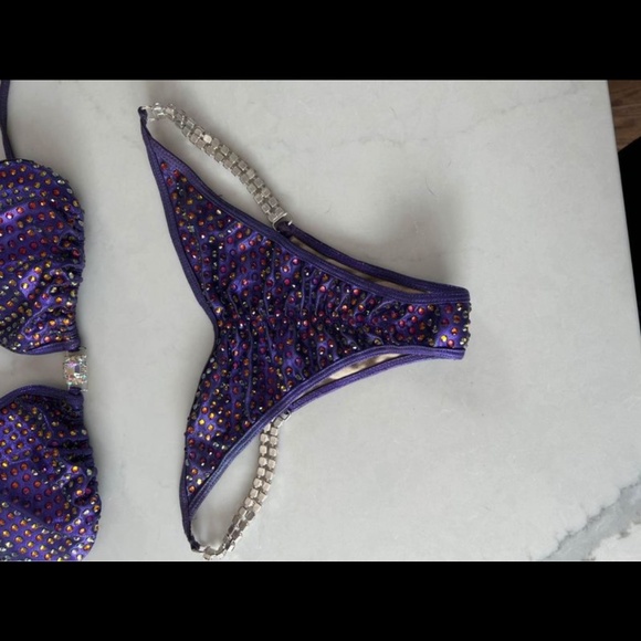 NPC Bikini - Picture 2 of 3